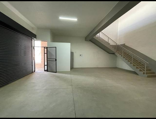 117M² WAREHOUSE TO LET IN COSMO CITY
